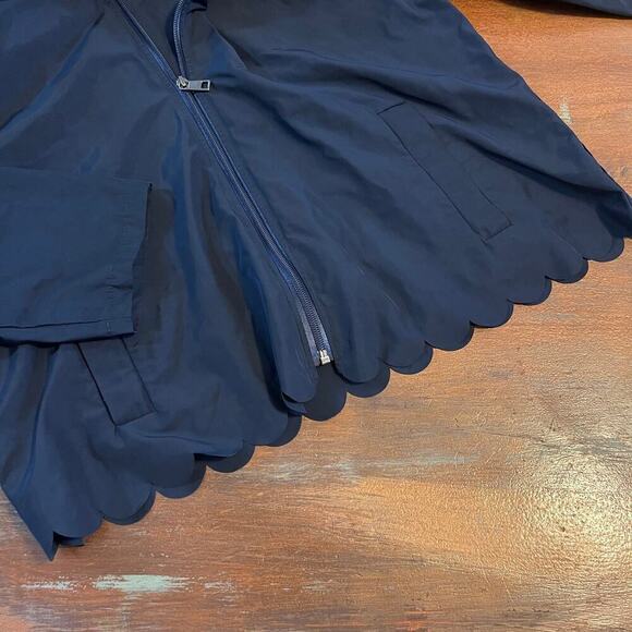 Banana Republic Water Resistant Scallop-Hem Jacket w/ Packable Hoodie Size M - Picture 5 of 8